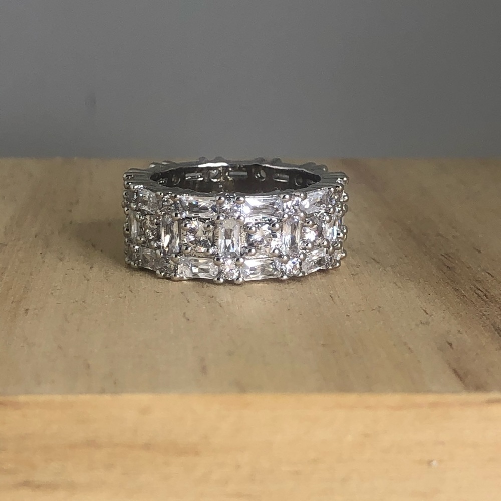 4ct multi stone extra wide eternity band - Picture 5 of 9